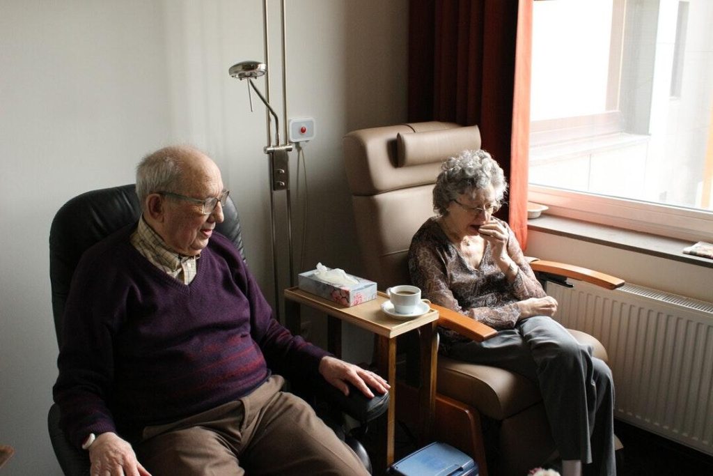 Assisted Living Communities With Healthcare Services: What Families Should Know